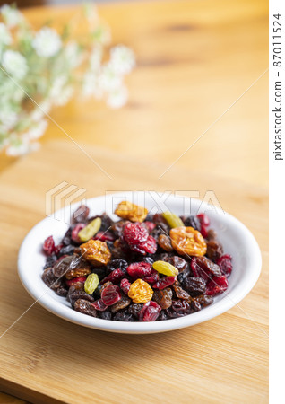 Dried fruit Dried fruit 87011524