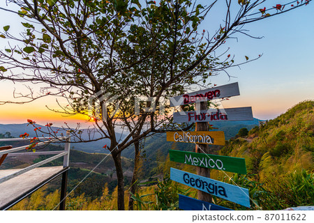 Beautiful colors on the mountain in the evening.12 Beautiful colors on the mountain in the evening.12 87011622