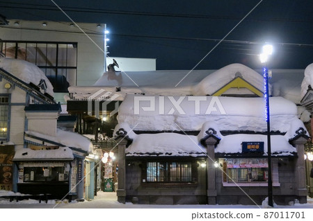 The city of Otaru surrounded by snow The city of Otaru surrounded by snow 87011701