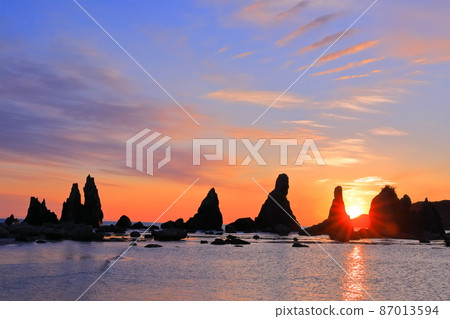 [和歌山縣] Hashiguiiwa Rocks的黎明（鹽之崎，紀伊半島） 87013594