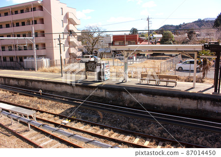 Miyanohira Station on the Ome Line (8) as seen from the road on the north side Miyanohira Station on the Ome Line (8) as seen from the road on the north side 87014450