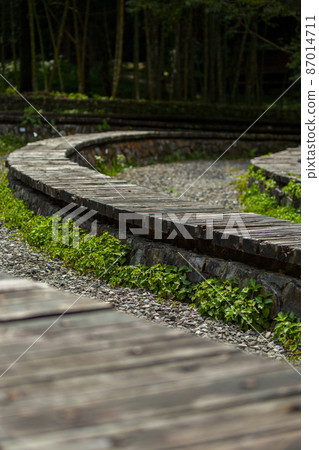 台灣，森林，高山湖泊，竹林，瓦牆．台湾、森、山、湖、野外劇場、Taiwan, forests, 87014711