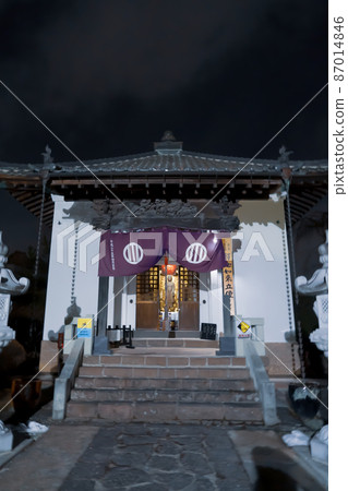 Ryuhoji Temple (Ryuhoji Temple) Mido (Sendai City, Miyagi Prefecture) where the statue of Shaka Nyorai is enshrined Ryuhoji Temple (Ryuhoji Temple) Mido (Sendai City, Miyagi Prefecture) where the statue of Shaka Nyorai is enshrined 87014846