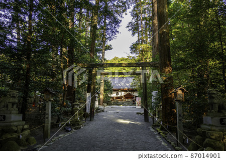 Tsubaki Grand Shrine approach to Suzuka City, Mie Prefecture 87014901