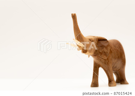 Elephant wooden figurine Elephant wooden figurine 87015424