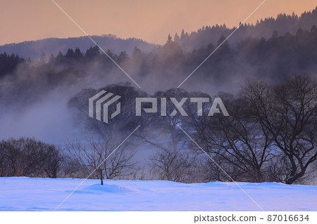 Kitakami River in winter 87016634