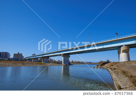 From Hyogojima Park in Tamagawa, Setagaya-ku, Tokyo toward Tama River and Shin Futako Bridge (R246) From Hyogojima Park in Tamagawa, Setagaya-ku, Tokyo toward Tama River and Shin Futako Bridge (R246) 87017368
