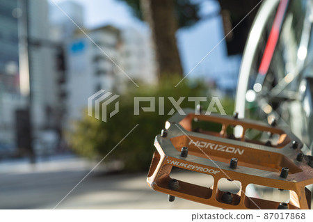 Accessory material: Bicycle pedals 87017868