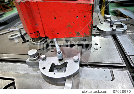 Factory manufacturing industry shirring corner shear sheet metal processing Factory manufacturing industry shirring corner shear sheet metal processing 87018970