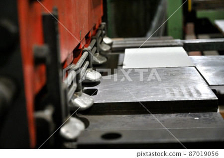 Factory manufacturing industry shearing shear machine 87019056