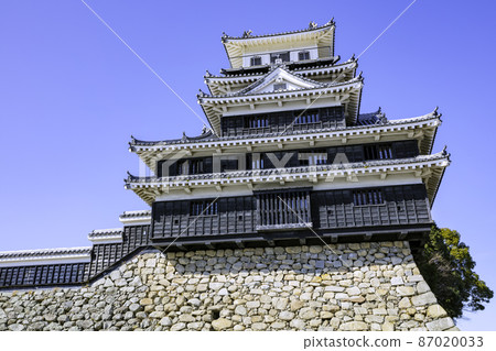 Nakatsu Castle, one of Japan's three major water castles (Nakatsu City, Oita Prefecture) 87020033