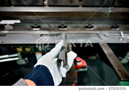 Vendor bending worker press brake factory manufacturing industry 87020350