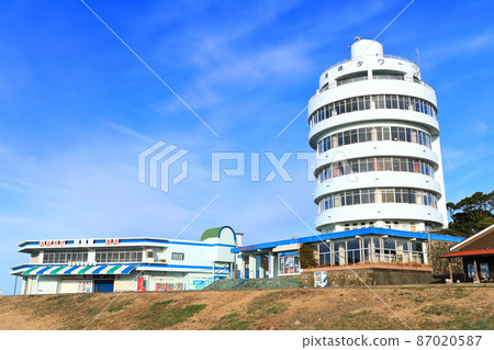 [Wakayama Prefecture] Shionomisaki Tourist Tower under sunny weather 87020587