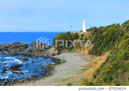 [Wakayama Prefecture] Shionomisaki Lighthouse at the southernmost tip of Honshu in fine weather 87020624