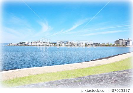 [畫風]晴天宍道湖畔的風景...島根縣松江市（晴天） 87025357