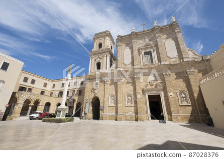 The Cathedral of Saint John the Baptist in Brindisi, Apulia,Italy 87028376