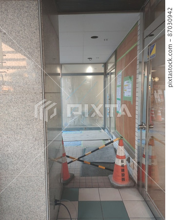 Building 1st floor, store renovation under construction 87030942