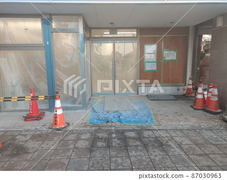 Remodeling. Become a beautiful store 87030963