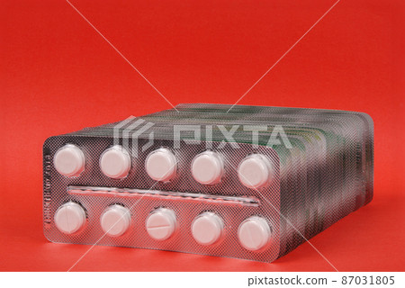 White pills 87031805