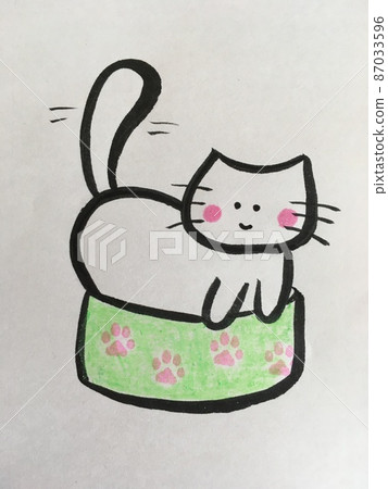 一隻貓在貓屋裡放鬆 87033596