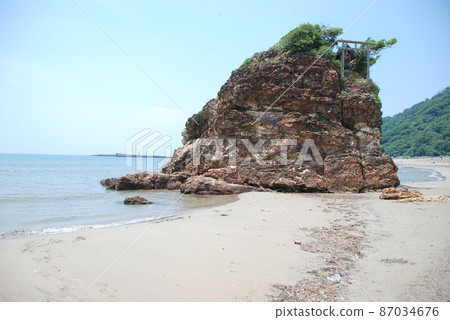 Bentenjima (beach of Inasa / Izumo-shi Osamu-cho, Shimane prefecture) 87034676