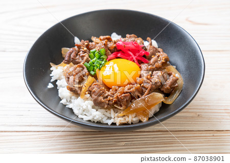 beef sliced on topped rice (GYUU-DON) beef sliced on topped rice (GYUU-DON) 87038901
