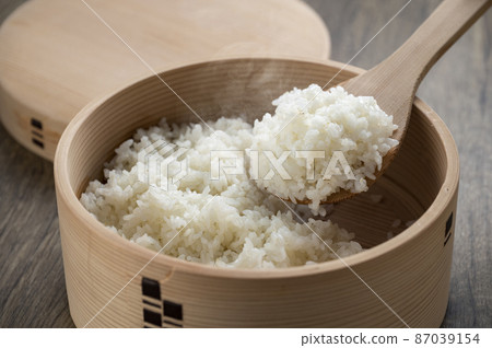 Freshly cooked rice Ohitsu rice 87039154