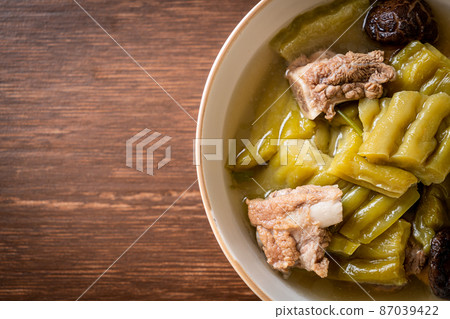 Bitter gourd with pork spare rib soup 87039422