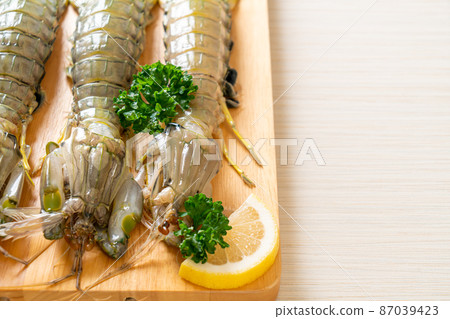 fresh mantis shrimp with lemon 87039423