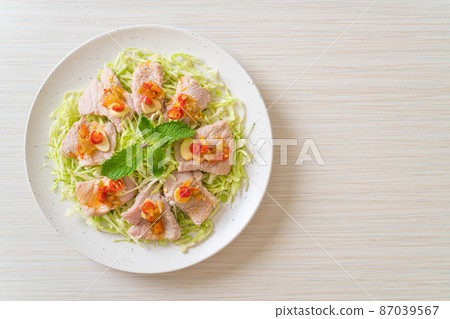 Boiled Pork with Lime Garlic and Chili Sauce 87039567