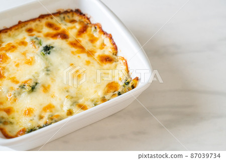 baked spinach and cheese 87039734