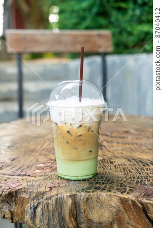 espresso coffee with matcha green tea 87040412