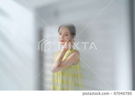 Female portrait sunshine 87040780