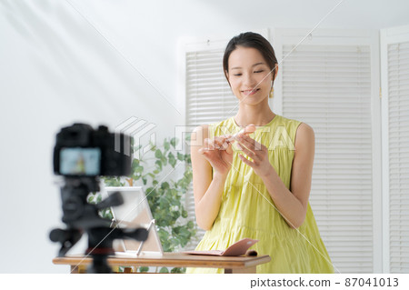 Female shooting make-up videos Female shooting make-up videos 87041013