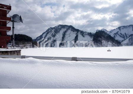 Sekikawa Village, Niigata Prefecture, Frozen Oishi Dam Oishi Lake Sekikawa Village, Niigata Prefecture, Frozen Oishi Dam Oishi Lake 87041079