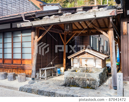充滿旅行氣息的冬季奈良井宿景觀 水屋 充滿旅行氣息的冬季奈良井宿景觀 水屋 87041472