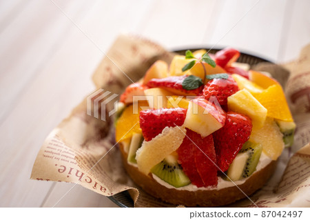 Fruit tart  87042497