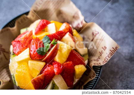 Fruit tart  87042554