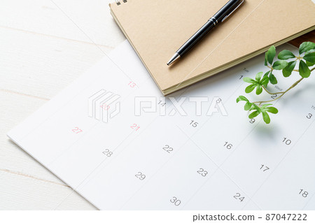 日曆、筆記本和筆 日曆、筆記本和筆 87047222