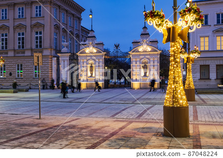 Gate To University Of Warsaw At Night 87048224