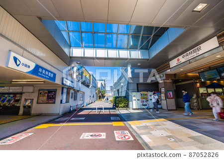 日本大和市，小田急中央車站的景觀等（禁止行走智能手機） 87052826