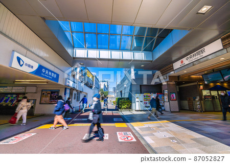 日本大和市,小田急中央車站的景觀等(禁止行走智能手機) 日本大和市,小田急中央車站的景觀等(禁止行走智能手機) 87052827