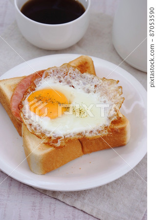 火腿雞蛋吐司早餐 火腿雞蛋吐司早餐 87053590