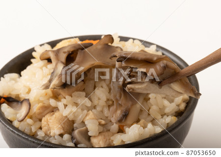 Mai Mushrooms煮熟的米飯 Mai Mushrooms煮熟的米飯 87053650