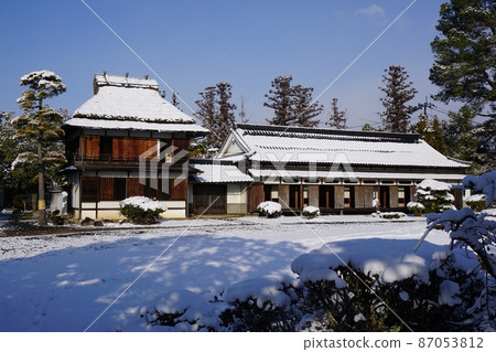 岡山縣津山市的一個初級日式庭園“明天天堂”:雪景 岡山縣津山市的一個初級日式庭園“明天天堂”:雪景 87053812