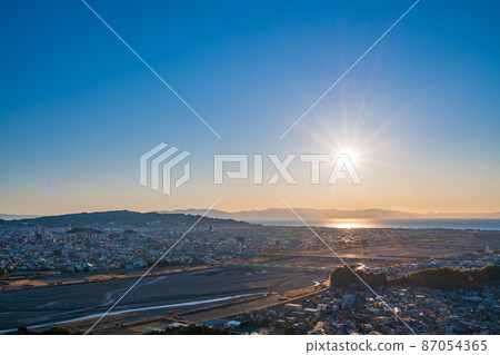(Shizuoka Prefecture) Cityscape of Shizuoka City Sunrise 87054365