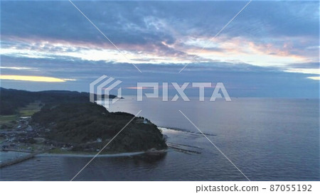 Dusk at the tip of the Noto Peninsula 87055192