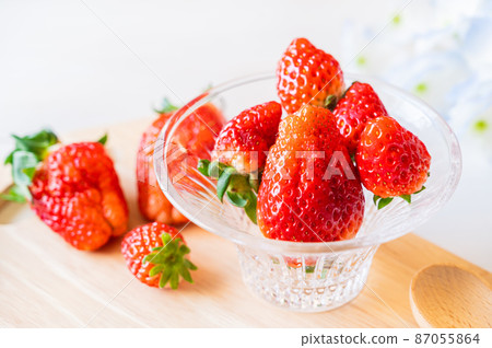 刺吻 刺吻 87055864