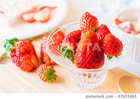 刺吻 刺吻 87055865