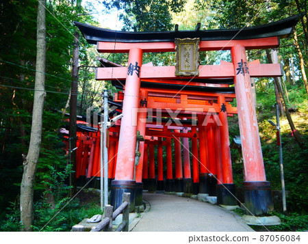 Senbon Torii Fushimi Senbon Torii Fushimi 87056084